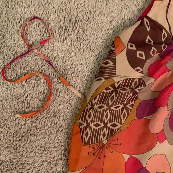 Colorful 60s and 70s retro Hippie flowing flower child top with tie in back - Picture 3 of 3